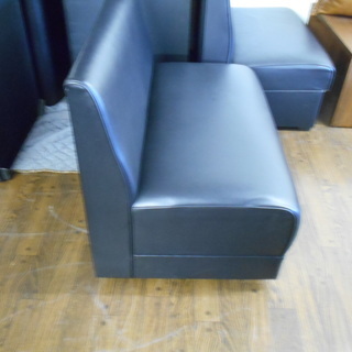 店舗用　２人掛けソファー　ビニール張り『良品中古』丸足　複数入荷！【リサイクルショップサルフ】の画像