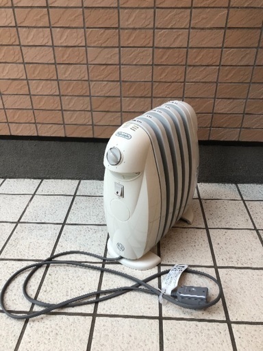 【受付中】極美品 デロンギ 小型L字型フィン5枚 DeLonghi TRN0505JS オイルラジエターヒーター