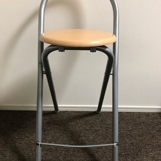 折りたたみチェア 座面高さ 59.5cm  座面サイズ 正円 30cm  足掛けの部分に補修箇所ありの画像