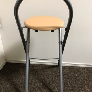 折りたたみチェア 座面高さ 59.5cm  座面サイズ 正円 30cm  足掛けの部分に補修箇所ありの画像