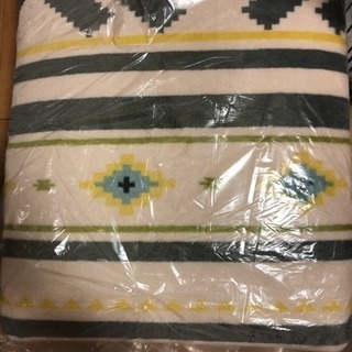 新品、未使用品です。