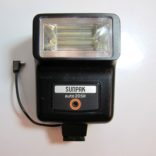 値下げ！ カメラフラッシュ　SUNPAK  auto20SR    