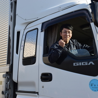 【花形職種】大型トラックドライバー・長距離関西圏内