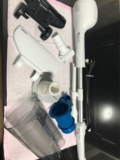 2018年製ツインバードサイクロンステック型クリーナー美品。