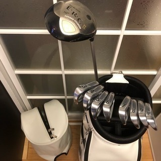 SRIXON スリクソンのゴルフバッグセットです。の画像