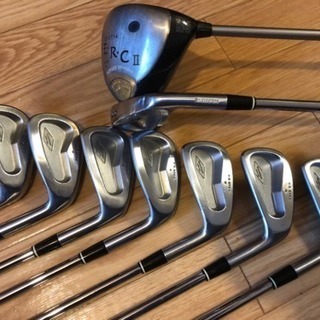 SRIXON スリクソンのゴルフバッグセットです。の画像