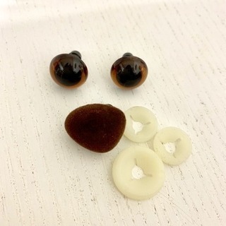 編みぐるみ 犬の目と鼻のパーツ