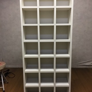 白い棚
