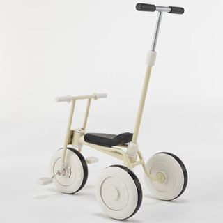 無印良品の三輪車　アイボリー舵取り棒つき
