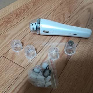 値下げ！！【美品】Kiboer 毛穴吸引器 毛穴クリーン ニキビ吸引 黒ずみ吸出し 美顔器 USB充電式(メンズ 兼用)の画像