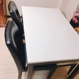 10日まで値下げ！ ダイニング テーブル ＆ 合皮 チェア 二脚