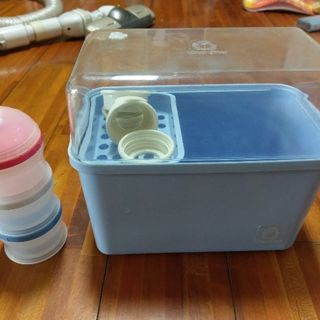 哺乳瓶保管と粉ミルク入れ(貰い手決まりました!)