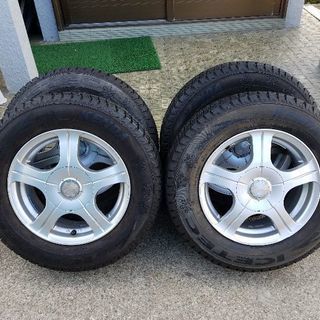 コンパクトカーサイズのスタッドレス！185/70-14！フィット...