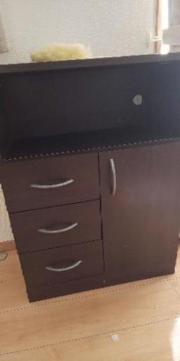 電話やルーター家電などの棚