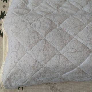 ニトリの座椅子（ウサギ総柄カバー付き）の画像