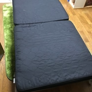 折りたたみベッド もらってください