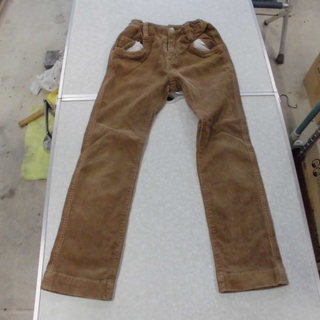 ☆ジーンズ・パンツ・ズボン・ハーフパンツ・ジーパン4着セット120㎝&130㎝・リーバイス・Lee・ユニクロ・GU☆の画像