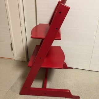 ストッケ トリップトラップ レッド ベビーセット付き 赤の画像