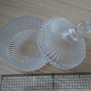 ガラスの小物入れの画像