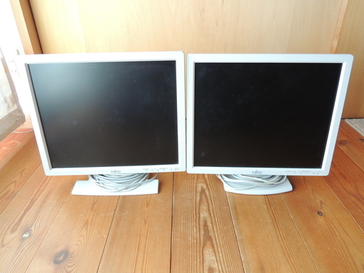 デュアルディスプレイ用　液晶ディスプレイ　富士通　VL-176SS　２台　スピーカ内蔵