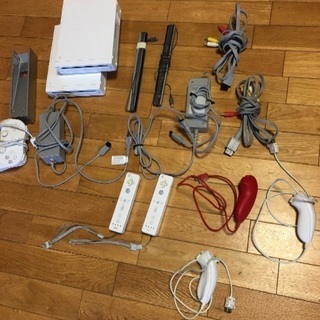 Wii本体と周辺機器の画像