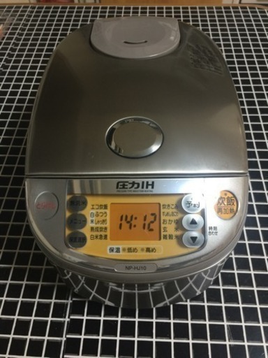 取引中ー象印 圧力IH炊飯器 5.5合 炊き NP-HJ10 まだまだ使えます‼️