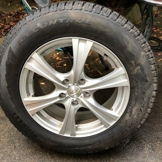 スタッドレスタイヤ4本セット 225/65R17 CRVなど 1シーズンのみ使用 Fangホイール 17インチ×7J PCD114.3 IN48 ピレリICECONTROLの画像
