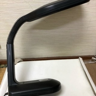 ※取引者決定【無料】卓上蛍光灯スタンド差し上げます。