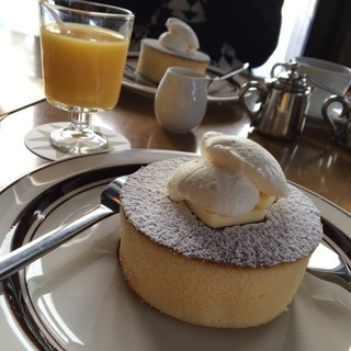 喫茶店巡り、など