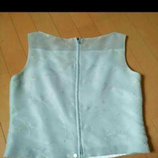 結婚式の服の画像