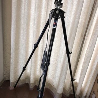 三脚を差し上げます