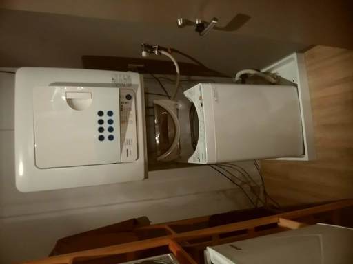 東芝 衣類乾燥機 ED-60C-W （中古）新・花粉フィルター搭載でふんわり清潔仕上げ。