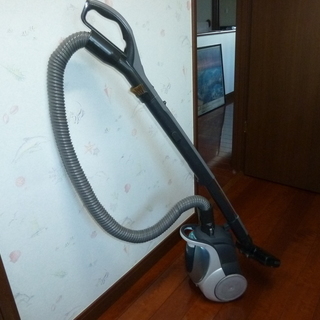 100円　三菱電機製紙パック掃除機　2015年製　TC-FXC8...