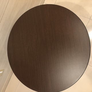 【ほぼ新品】丸いテーブルの画像