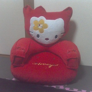 子供用  ふわふわ座椅子  ハローキティ  目立つ傷、汚れなし ...