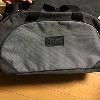 FedExのボストンバッグ
