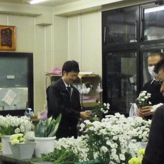 【急募/未経験者歓迎!】生花の設営・配送スタッフの画像