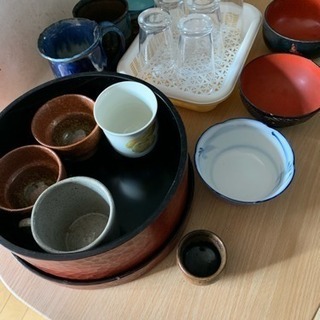 【取引中】コップ・お皿・鍋類を無料でお譲りします