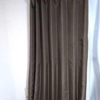 電灯、カーテン