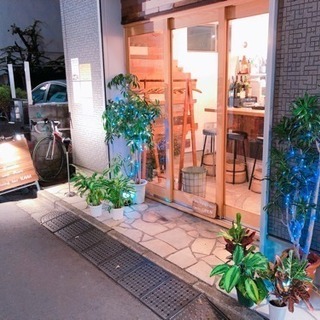 【ダブルワークOK】【週1日からOK】【フリーター歓迎】おしゃれなダイニングバーのスタッフ募集の画像