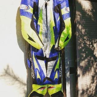 本格的 バイク用 つなぎ