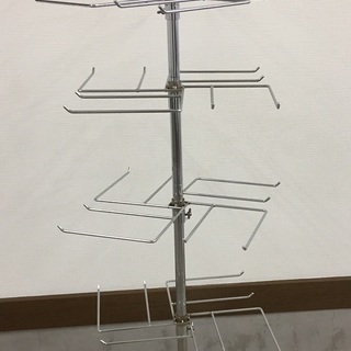 ５段卍回転什器差し上げます。