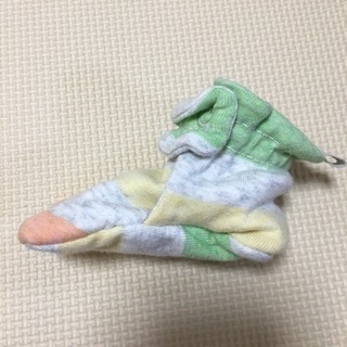 新品未使用&美品♡babyGAP♡カラフルレインボーロンパース&シューズソックスの画像