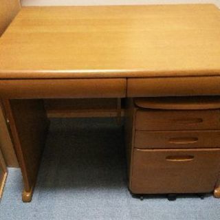 学習机＋椅子の画像