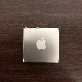 【iPod】Apple iPod shuffle（2GB、シルバー、第4世代）の画像