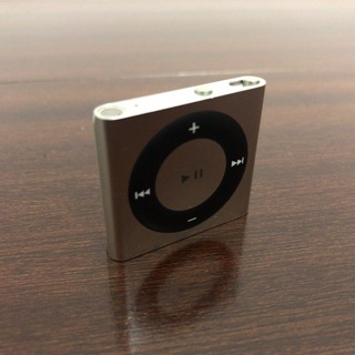 【iPod】Apple iPod shuffle（2GB、シルバー、第4世代）の画像