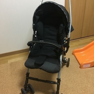 アップリカ製 黒色 ベビーカー