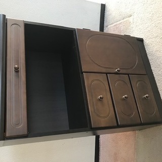 収納キャビネット　小ぶり収納家具