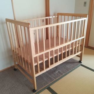 ベビーベッド
