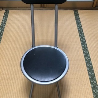 パイプ椅子